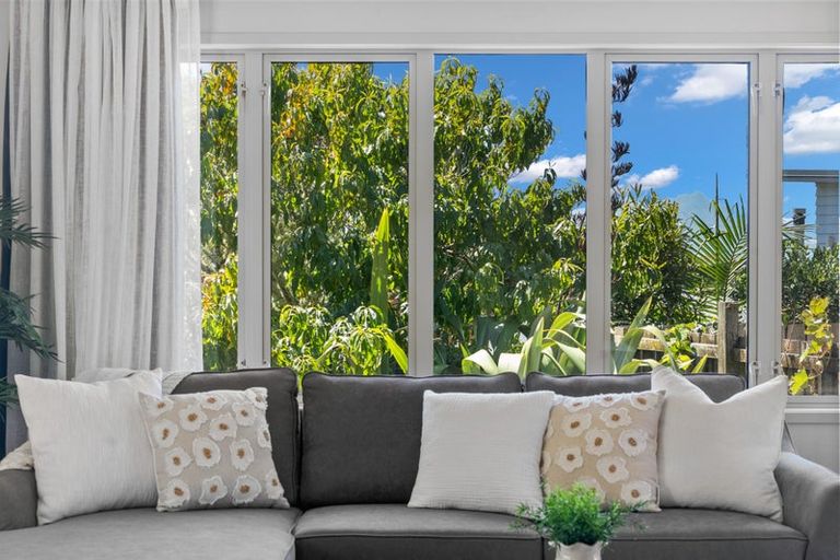 Photo of property in 43 Tuturu View, Ruakaka, 0116