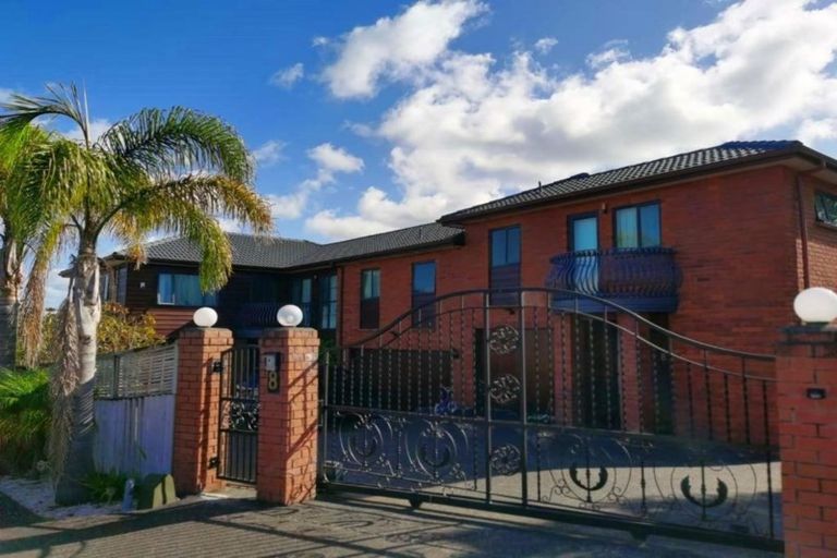 Photo of property in 8 Lough Derg Place, Pinehill, Auckland, 0632