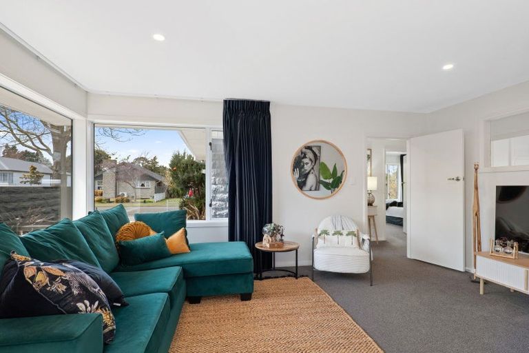 Photo of property in 19 Eglinton Street, Avondale, Christchurch, 8061