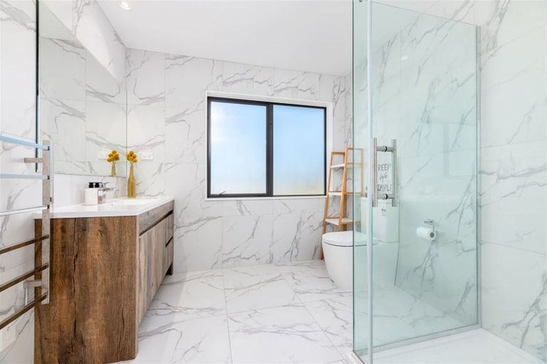 Photo of property in 25 Tautoru Avenue, Orewa, 0931