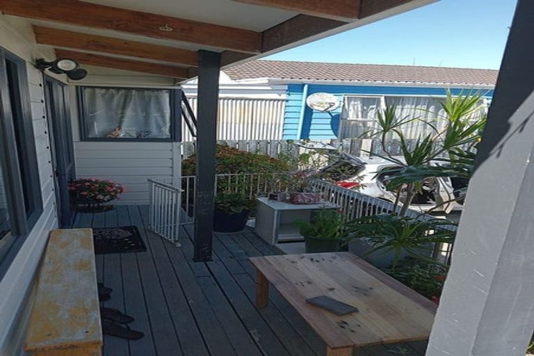 Photo of property in 11 Valencia Place, Manurewa, Auckland, 2102