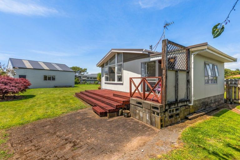 Photo of property in 5 Newbury Place, Waitara, 4320