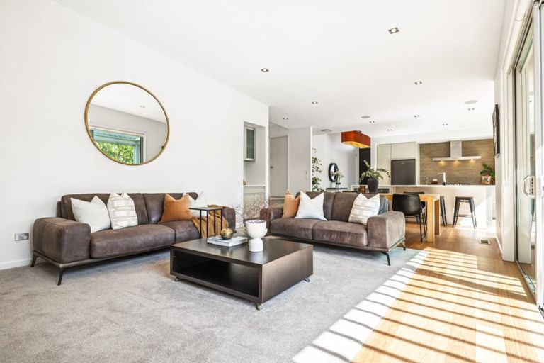 Photo of property in 6 Woolshed Lane, Pukekohe, 2120