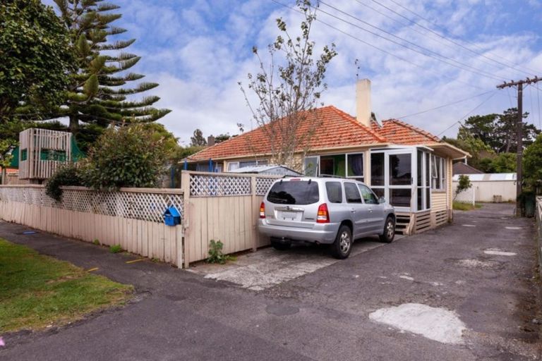 Photo of property in 6 List Street, Welbourn, New Plymouth, 4310