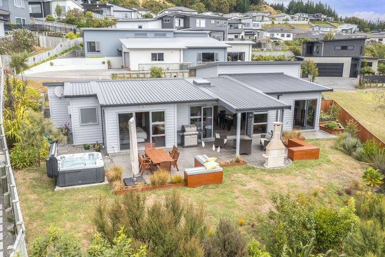 Photo of property in 50 Endeavour Drive, Whitby, Porirua, 5024