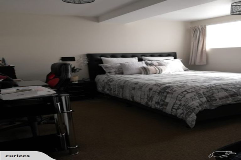 Photo of property in 42 Lynbrooke Avenue, Blockhouse Bay, Auckland, 0600