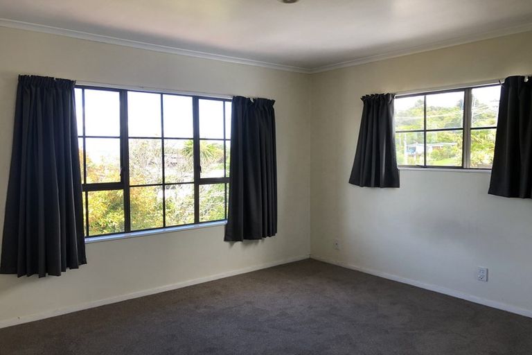 Photo of property in 30 Penfold Place, Henderson, Auckland, 0610