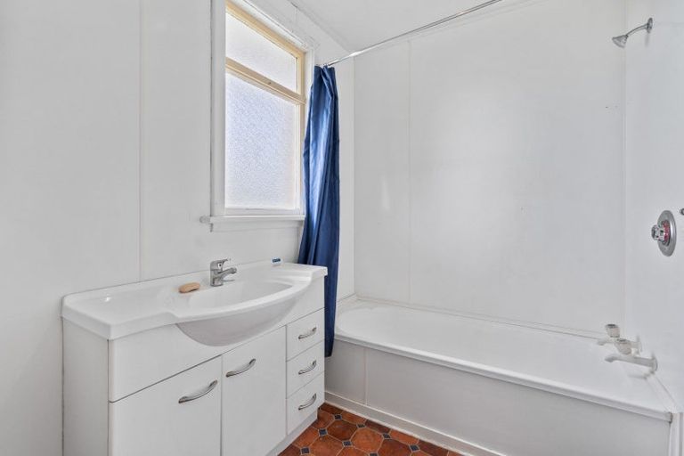 Photo of property in 98 Helensburgh Road, Halfway Bush, Dunedin, 9010