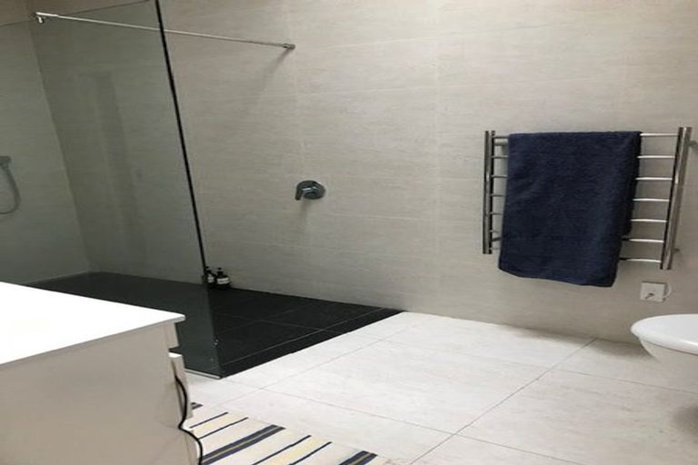 Photo of property in 65 Royal Terrace, Dunedin Central, Dunedin, 9016