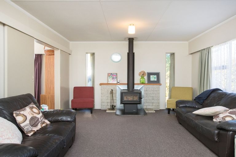 Photo of property in 19 Mokau Place, Terrace End, Palmerston North, 4410