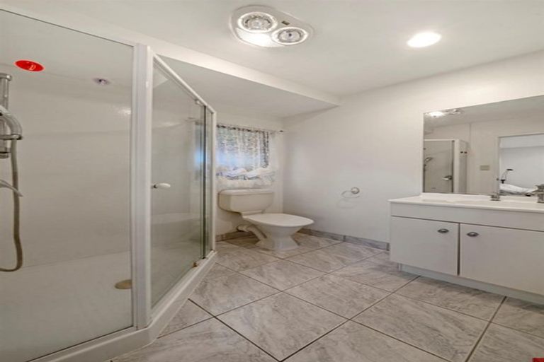 Photo of property in 1/27 Tumbridge Place, Somerville, Auckland, 2014