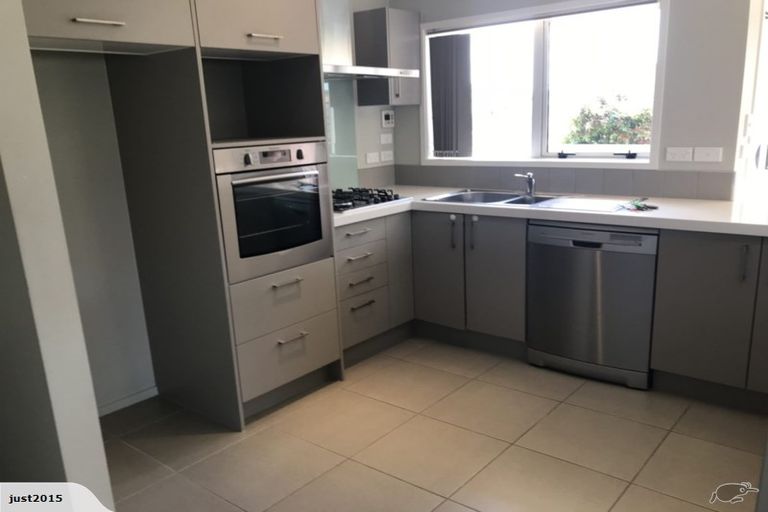 Photo of property in 11 Mural Place, Greenhithe, Auckland, 0632