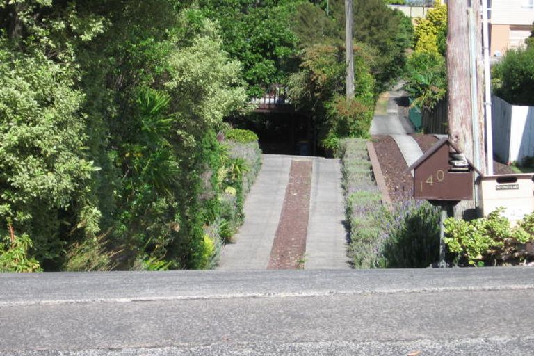 Photo of property in 140 Cliff View Drive, Green Bay, Auckland, 0604