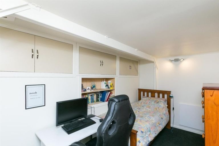 Photo of property in 42 Rangituhi Crescent, Takapuwahia, Porirua, 5022