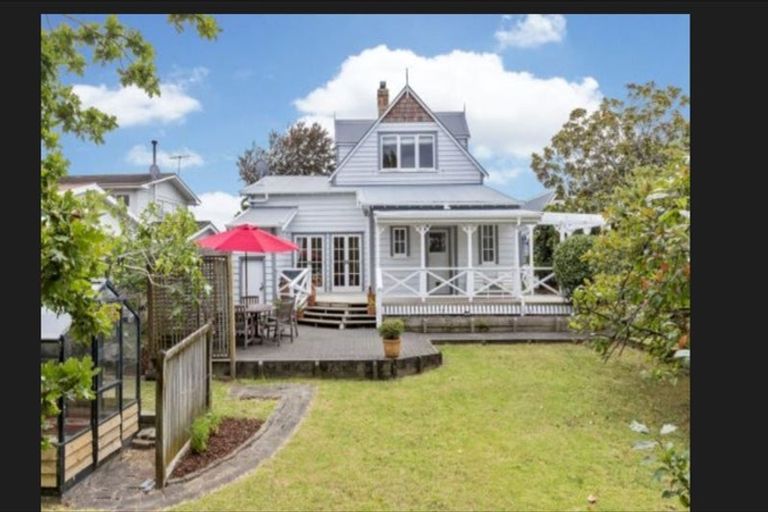 Photo of property in 46 Bradbury Road, Botany Downs, Auckland, 2010