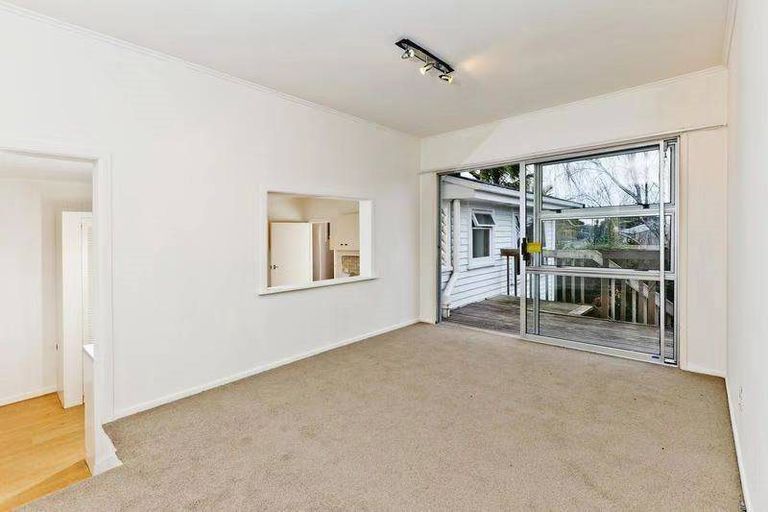 Photo of property in 2/158 Forrest Hill Road, Forrest Hill, Auckland, 0620