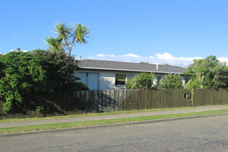 Photo of property in 2 Moki Street, Titahi Bay, Porirua, 5022