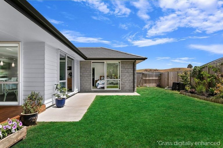 Photo of property in 22 Ballintoy Park Drive, Welcome Bay, Tauranga, 3175