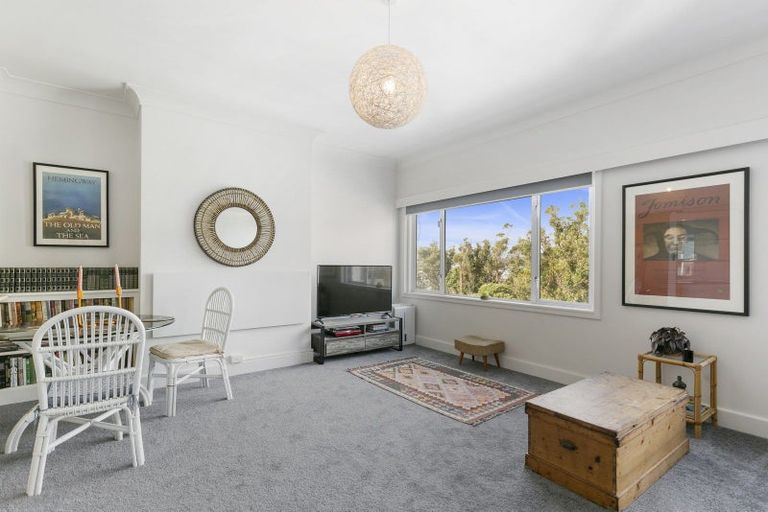 Photo of property in Samoa High Commission, 4/1 Wesley Road, Kelburn, Wellington, 6012