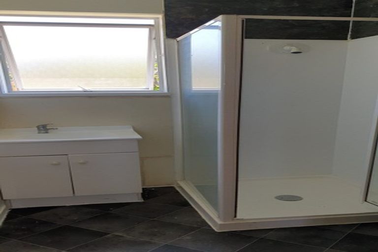 Photo of property in 308 Roscommon Road, Clendon Park, Auckland, 2103