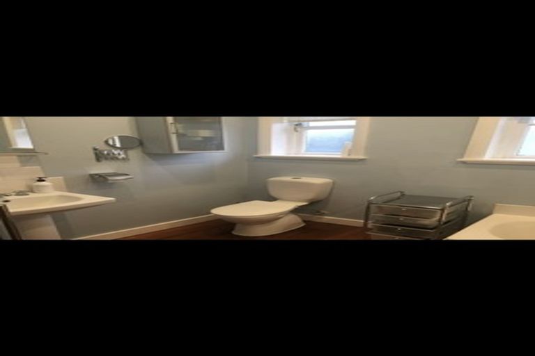 Photo of property in 121 Selwyn Street, Somerfield, Christchurch, 8024