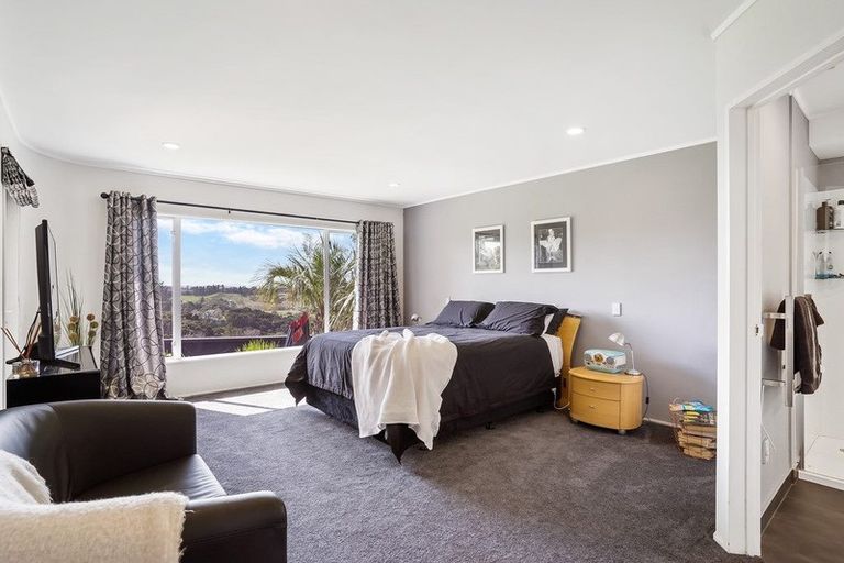 Photo of property in 62 Christian Road, Swanson, Auckland, 0614