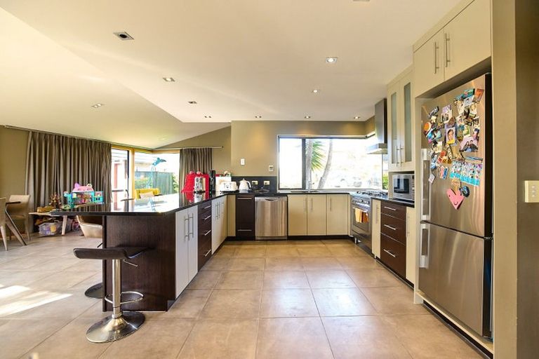 Photo of property in 17 Fernloche Place, Flat Bush, Auckland, 2016