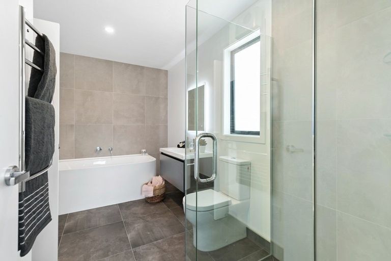 Photo of property in 21 Bannister Street, Jacks Point, Queenstown, 9371