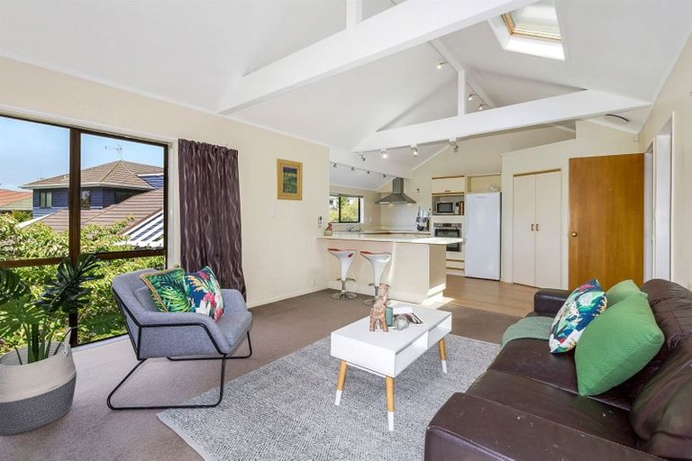 Photo of property in 70 Peterhouse Street, Tawa, Wellington, 5028