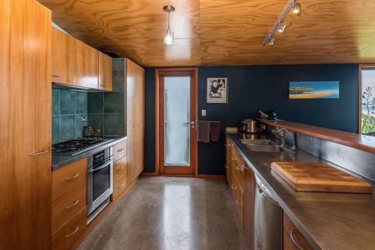 Photo of property in 115 The Parade, Paekakariki, 5034