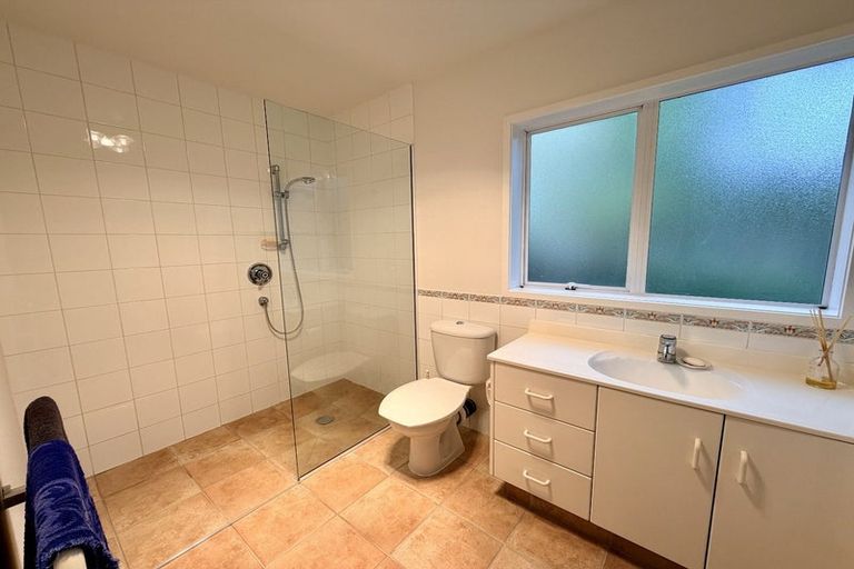 Photo of property in 2/30 Princes Street, Northcote Point, Auckland, 0627