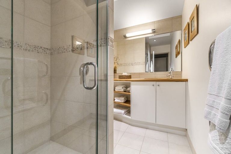 Photo of property in 2 Puriri Place, Sandspit, Warkworth, 0982