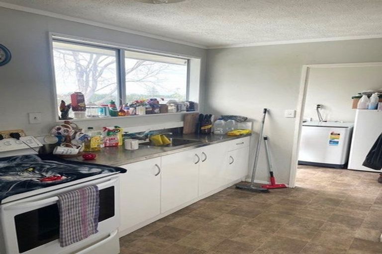 Photo of property in 6a Karyn Street, Castlecliff, Whanganui, 4501