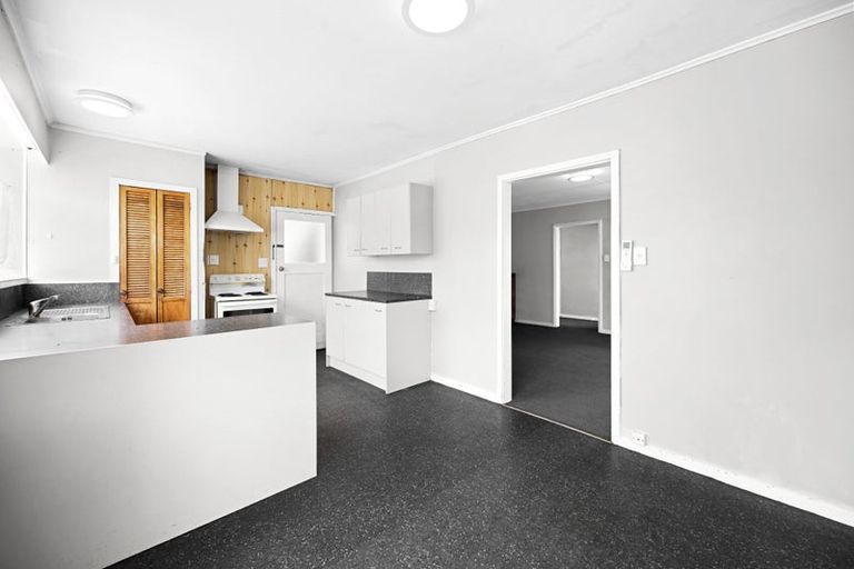 Photo of property in 63 Paul Crescent, Fairfield, Hamilton, 3214
