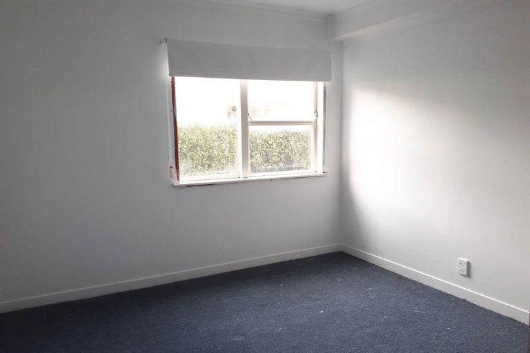 Photo of property in 11 Preston Avenue, Henderson, Auckland, 0610