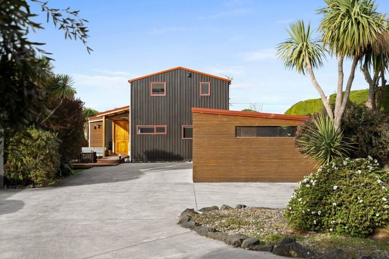 Photo of property in 11 Edna Street, Ocean View, Dunedin, 9035