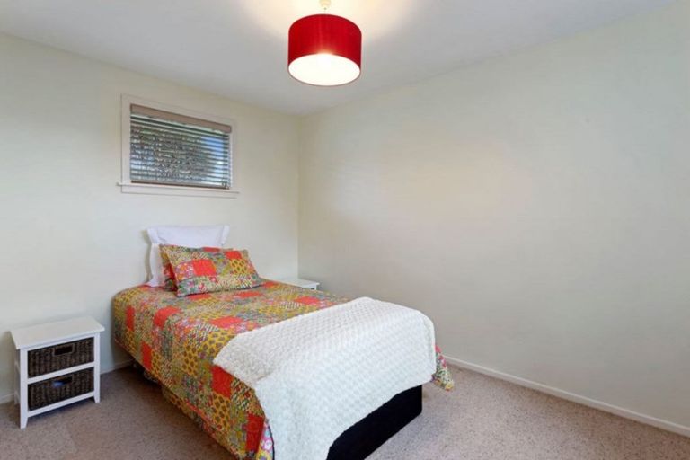 Photo of property in 2 Hudson Street, Bryndwr, Christchurch, 8053
