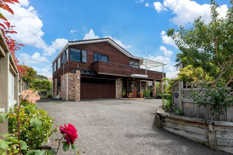 Photo of property in 2/5 Perendale Close, Somerville, Auckland, 2014