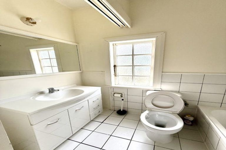 Photo of property in 97 Karori Road, Karori, Wellington, 6012