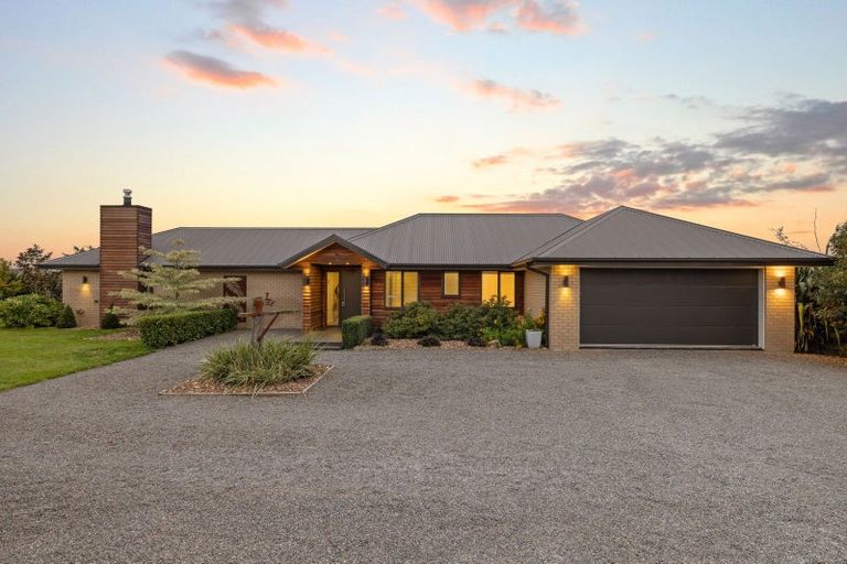 Photo of property in 22 Landsborough Drive, Darfield, 7571