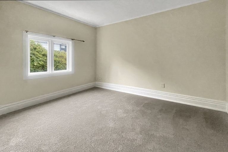 Photo of property in 108 The Parade, Island Bay, Wellington, 6023