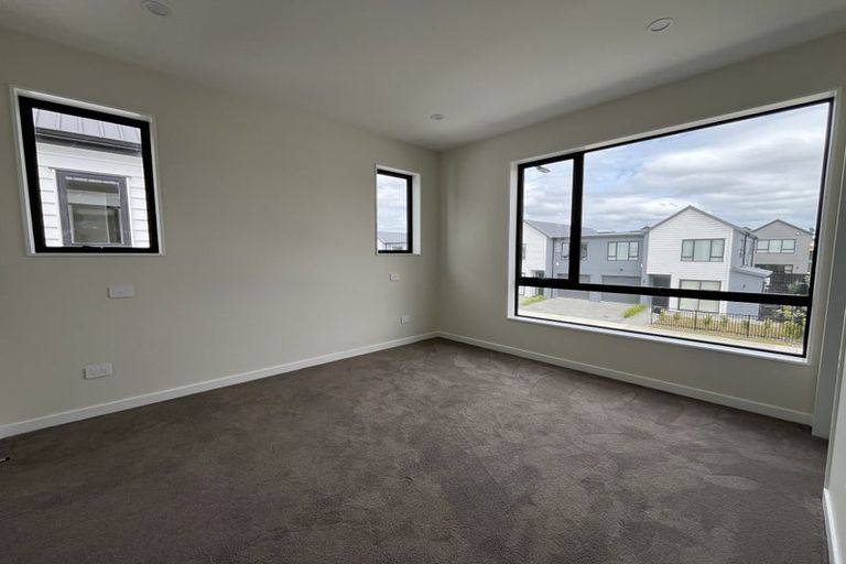 Photo of property in 6 Babos Avenue, Kumeu, 0810