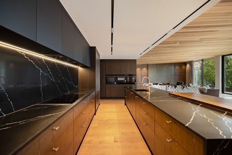 Photo of property in 335 Beacon Point Road, Wanaka, 9305