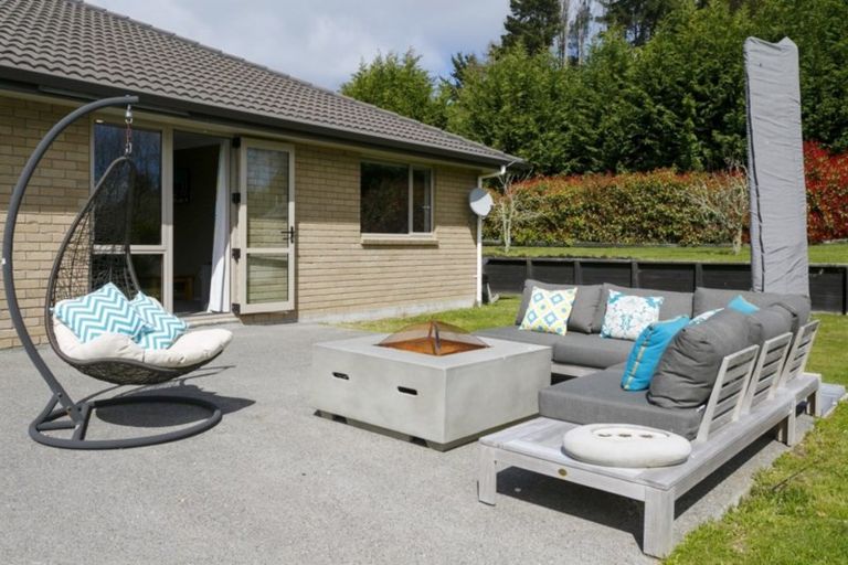 Photo of property in 78 Dalmore Way, Acacia Bay, Taupo, 3385