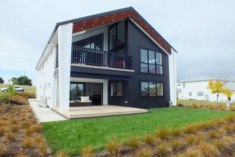 Photo of property in 317 Pinecrest Drive, Gulf Harbour, Whangaparaoa, 0930