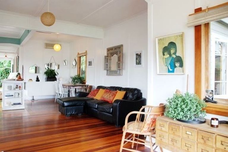 Photo of property in 14 Kurupae Road, Hilltop, Taupo, 3330