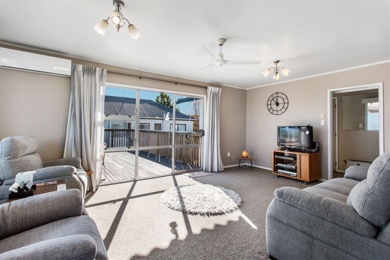 Photo of property in 34 Lewisham Street, Highland Park, Auckland, 2010