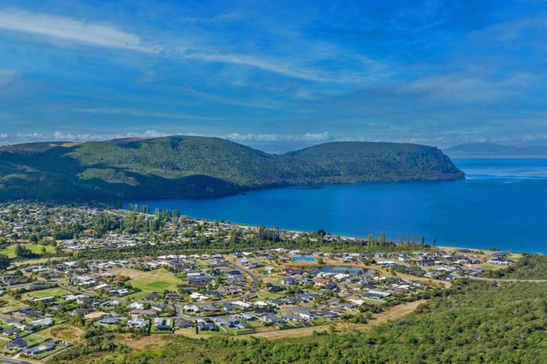 Photo of property in 35 Pukeko Way, Kinloch, Taupo, 3377