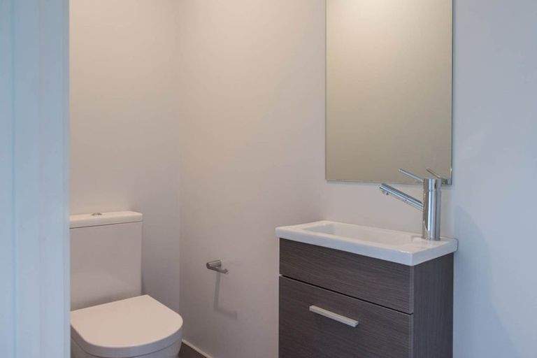 Photo of property in 25/11 Ray Small Drive, Papakura, 2110