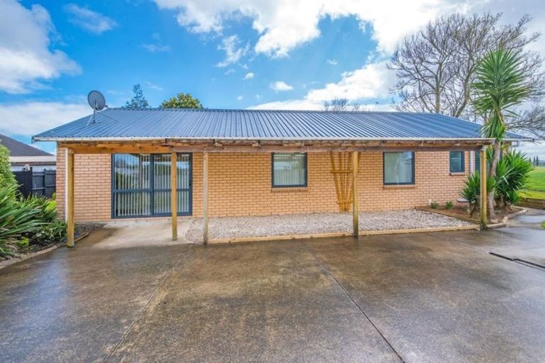 Photo of property in 60a Arimu Road, Papakura, 2110